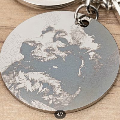 Llavero grabado con charms de perros