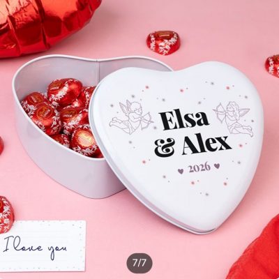Caja de chuches y bombones personalizada con forma de corazón