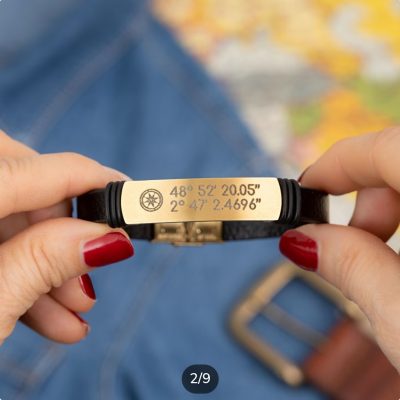 Pulsera grabada de cuero liso