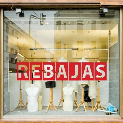 Vinilos para escaparates en Málaga | Diseño e impresión profesional